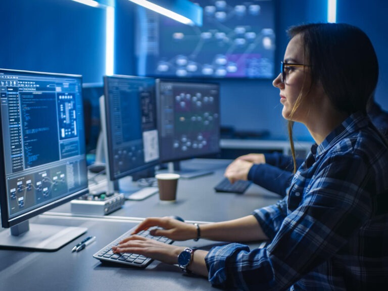 What Does A Computer Programmer Do? - Designveloper